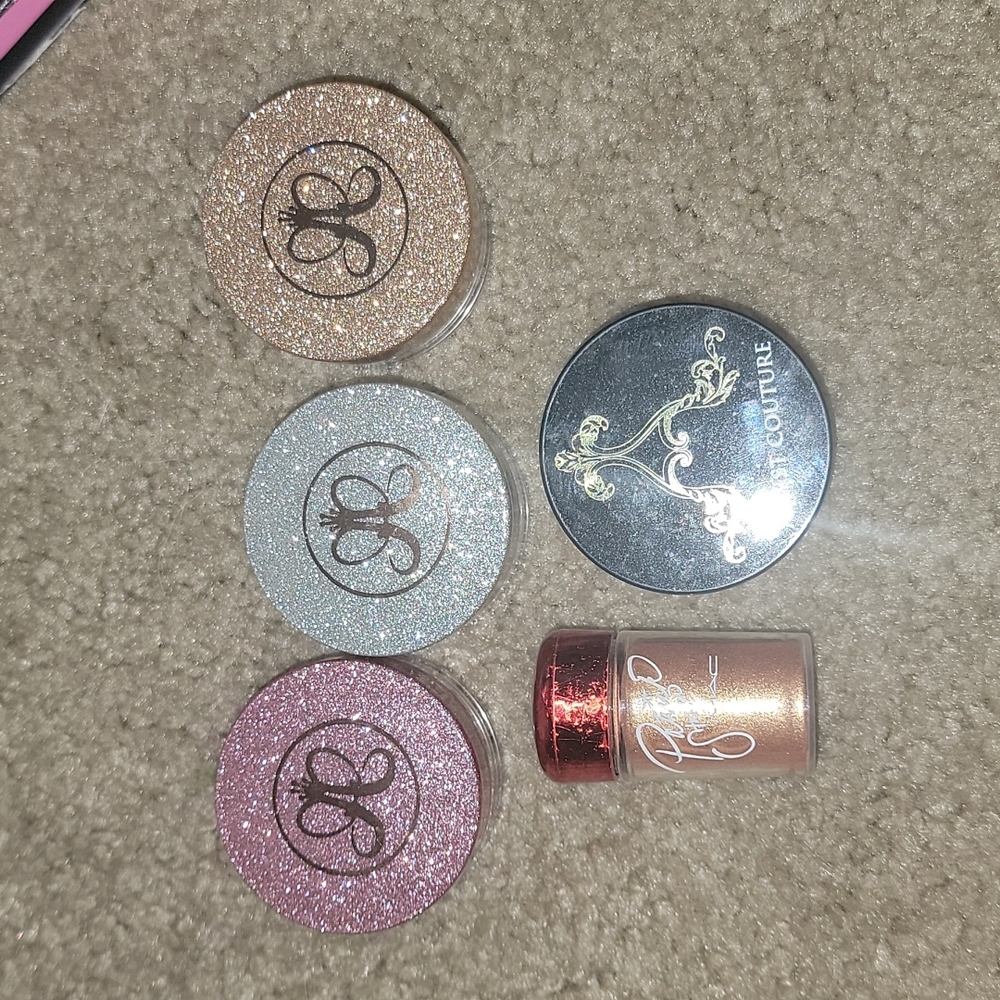 Loose highlighter/pigment bundle